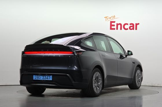 Tesla Model Y L Long Range AWD — пробег 73 км — фото 2 из 5