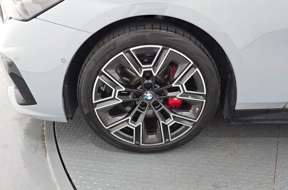 BMW 5-Series 530i xDrive M Sport Pro Special Edition — пробег 7 234 км — фото 5 из 5