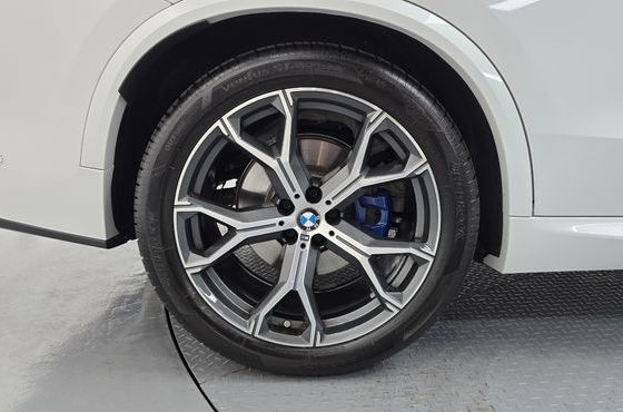 BMW X5 xDrive 40i M Sport — пробег 6 530 км — фото 5 из 5