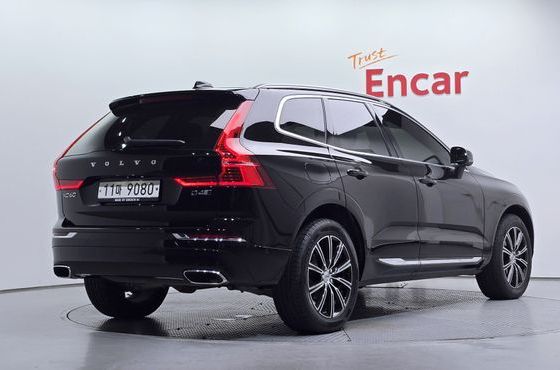 Volvo XC60 D4 Inscription — пробег 85 293 км — фото 2 из 5