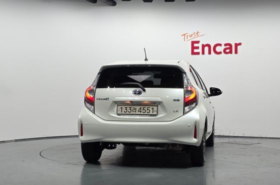 Toyota Prius 1.5 — пробег 49 131 км — фото 4 из 5