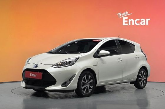 Toyota Prius 1.5 — пробег 49 131 км — фото 1 из 5