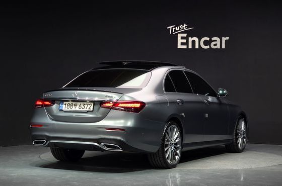 Mercedes-Benz E-Class E350 4MATIC AMG Line — пробег 72 072 км — фото 2 из 5