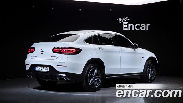 Mercedes-Benz GLC-Class GLC300e 4MATIC Coupe — пробег 93 733 км — фото 2 из 5