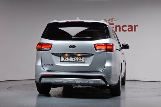 Kia Carnival 9-Seater Noblesse Special — пробег 95 937 км — фото 4 из 5