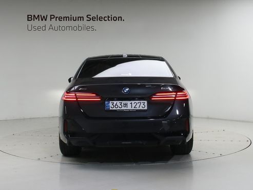 BMW 5-Series 530e xDrive M Sport — пробег 35 947 км — фото 4 из 5