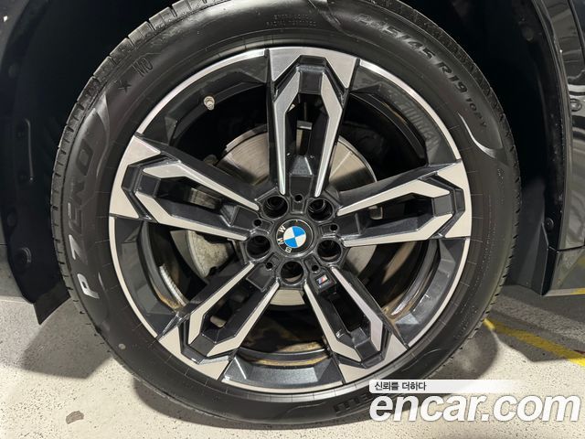 BMW X1 xDrive 20i M Sport — пробег 4 436 км — фото 5 из 5