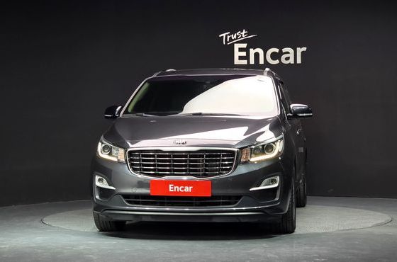 Kia Carnival 11-Seater Prestige — пробег 91 857 км — фото 3 из 5