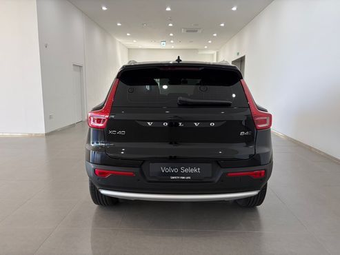 Volvo XC40 B4 Ultra Bright — пробег 9 956 км — фото 4 из 5