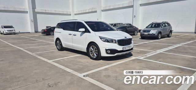 Kia Carnival 9-seater Prestige — пробег 136 000 км — фото 2 из 5