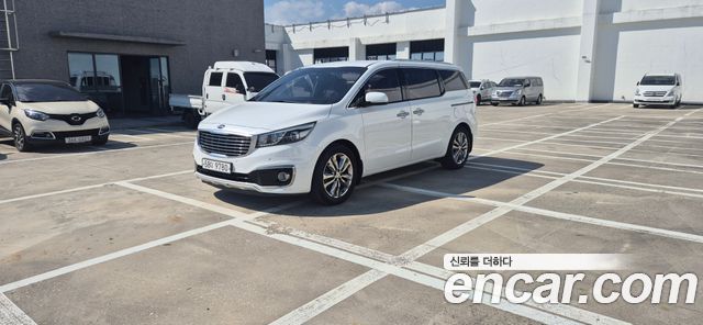 Kia Carnival 9-seater Prestige — пробег 136 000 км — фото 3 из 5