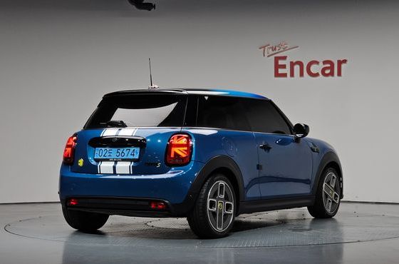 Mini Cooper Gen ZE Edition 3rd — пробег 16 837 км — фото 2 из 5