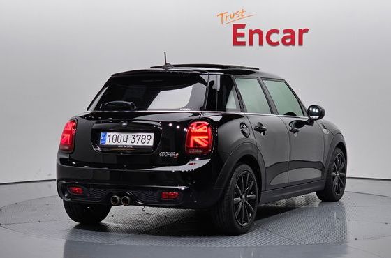 Mini Cooper 5Door Standard 3rd — пробег 120 587 км — фото 2 из 5