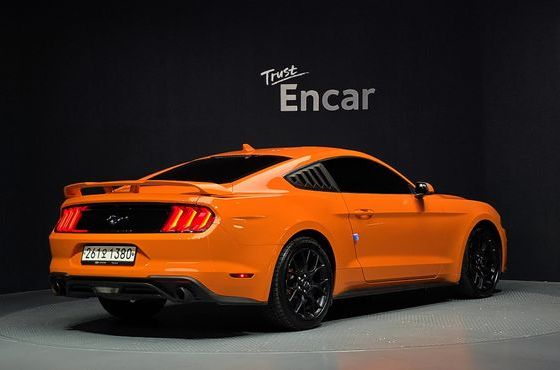 Ford Mustang Coupe — пробег 70 147 км — фото 2 из 5