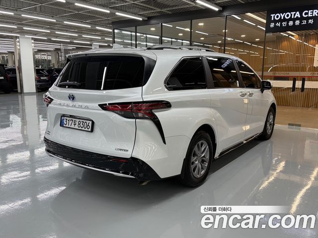 Toyota Sienna 2.5 Hybrid AWD — пробег 3 695 км — фото 2 из 5