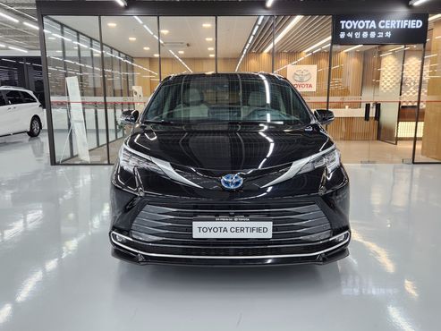 Toyota Sienna 2.5 Hybrid 2WD — пробег 3 891 км — фото 3 из 5