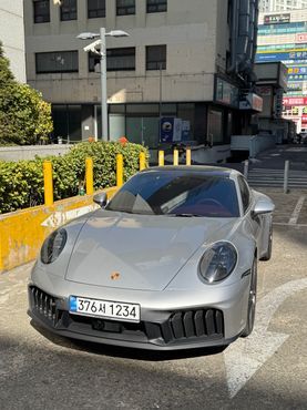 Porsche 911 Carrera 4 GTS — пробег 9 000 км — фото 1 из 5