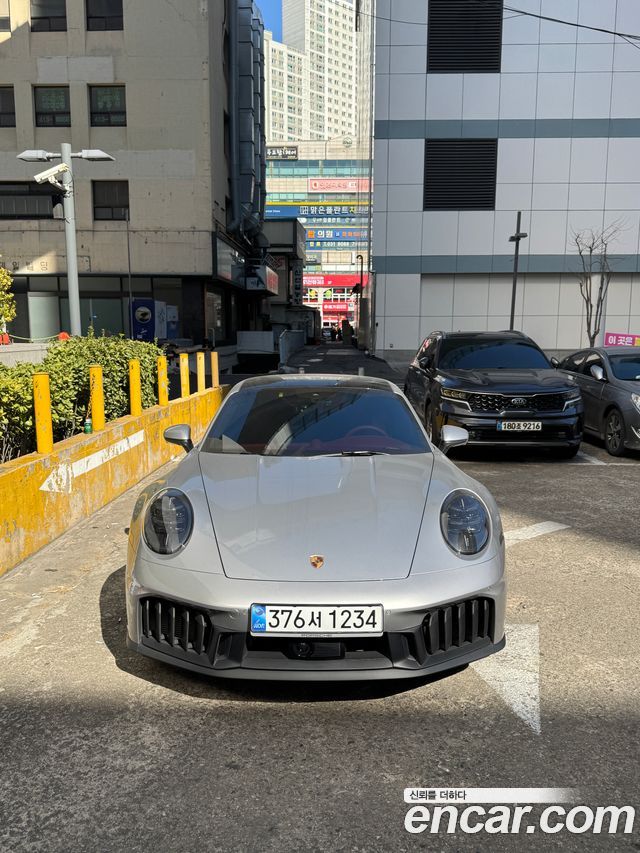 Porsche 911 Carrera 4 GTS — пробег 9 000 км — фото 3 из 5