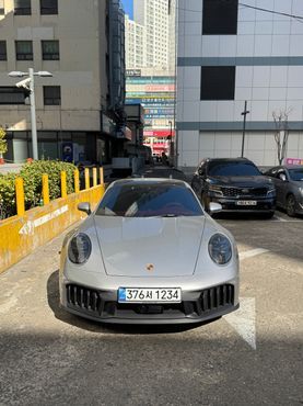 Porsche 911 Carrera 4 GTS — пробег 9 000 км — фото 3 из 5