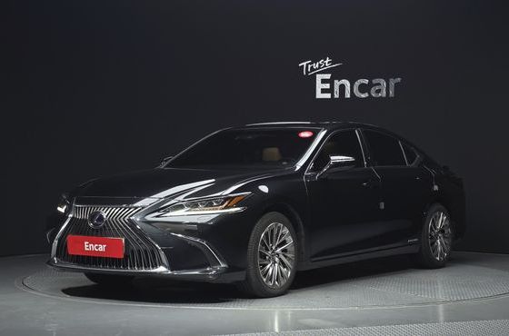 Lexus ES Executive — пробег 61 072 км — фото 1 из 5