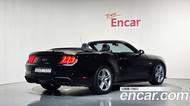 Ford Mustang GT Convertible — пробег 75 116 км — фото 2 из 5