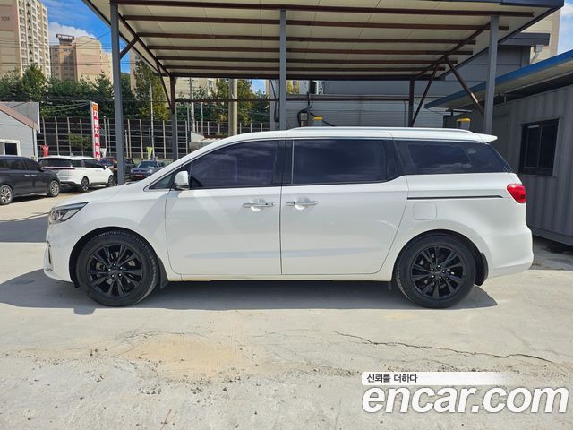 Kia Carnival из Кореи Encar