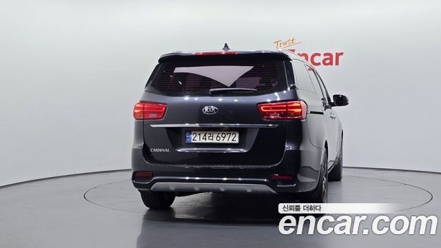 Kia Carnival Gasoline 9-Seater Noblesse Special — пробег 172 706 км — фото 4 из 5