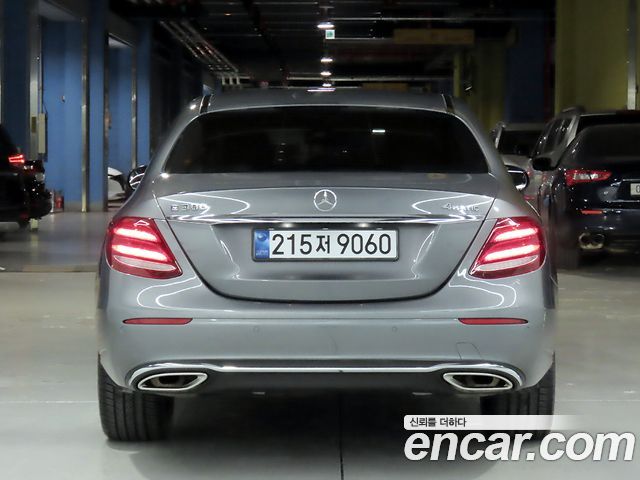 Mercedes-Benz E-Class E300 4MATIC Avnatgarde — пробег 107 894 км — фото 4 из 5