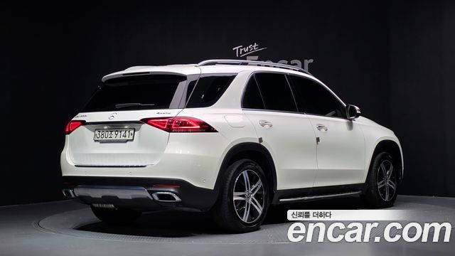Mercedes-Benz GLE-Class GLE300d 4MATIC — пробег 67 086 км — фото 2 из 5