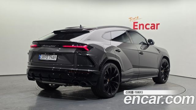 Lamborghini Urus из Кореи Encar