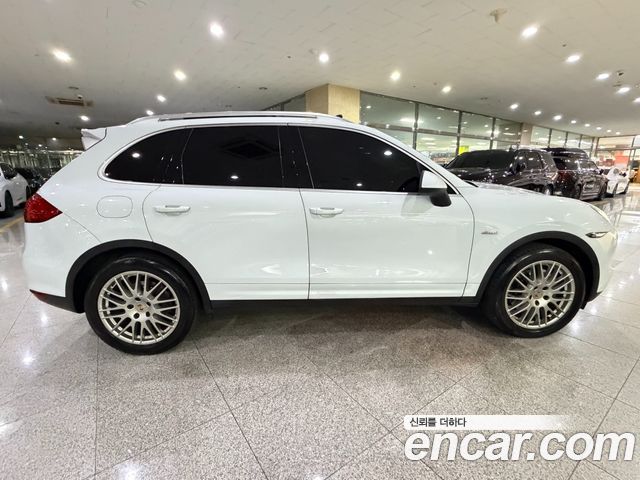 Porsche Cayenne 3.0 Diesel Platium Edition 958 — пробег 233 512 км — фото 4 из 5