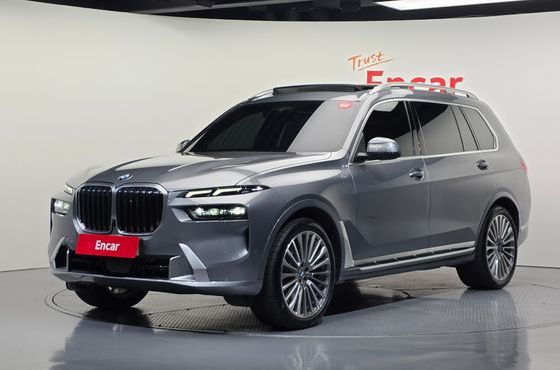 BMW X7 xDrive 40d Design Pure Excellence 7-Seater — пробег 24 743 км — фото 1 из 5