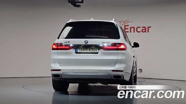 BMW X7 xDrive 40i Design Pure Excellence 7-Seater — пробег 80 190 км — фото 4 из 5