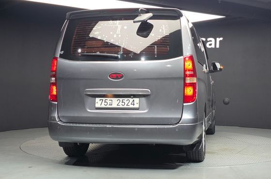 Hyundai Starex 11-Seater Wagon HVX VIP PACK — пробег 223 747 км — фото 4 из 5