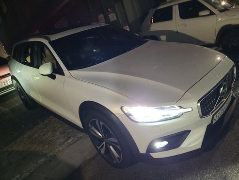 Volvo V60 T5 Pro AWD — пробег 87 635 км — фото 3 из 5