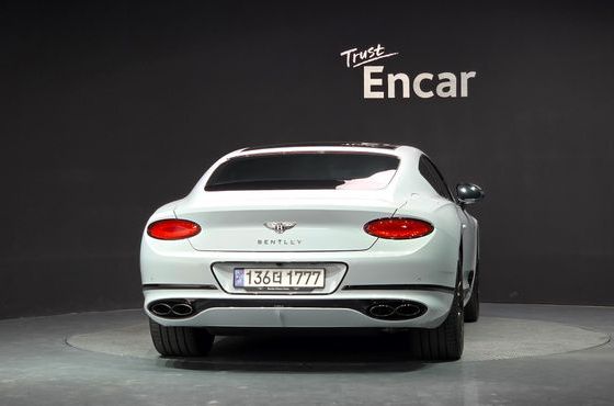 Bentley Continental 4.0 GTS — пробег 10 687 км — фото 4 из 5