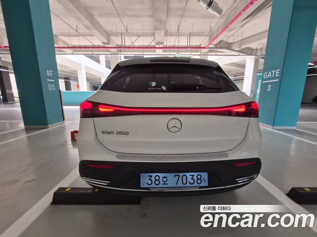 Mercedes-Benz EQA EQA250 Progressive — пробег 15 700 км — фото 3 из 5