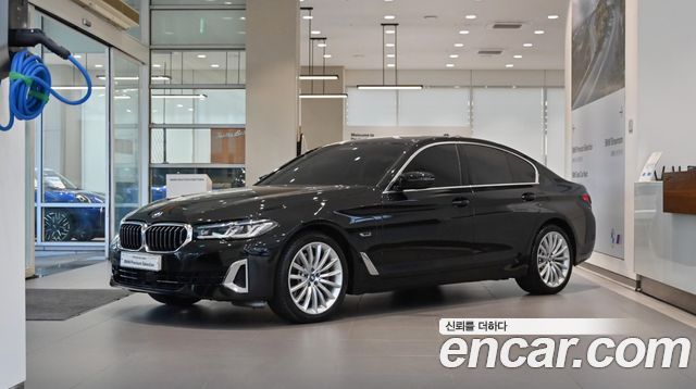 BMW 5-Series 530e Luxury — пробег 59 536 км — фото 1 из 5