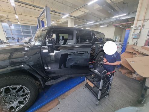 GMC Hummer EV e4WD — пробег 4 500 км — фото 2 из 5