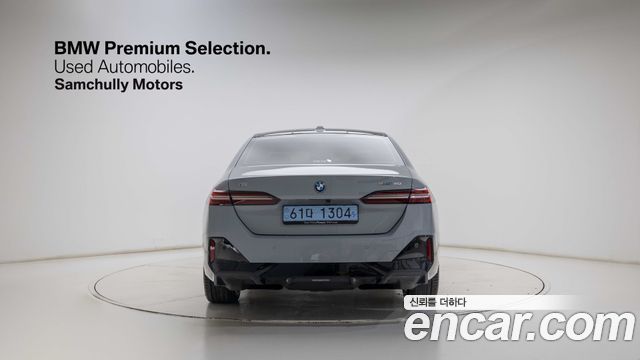 BMW i5 eDrive 40 M Sport — пробег 4 450 км — фото 3 из 5