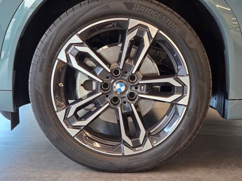 BMW iX2 eDrive 20 M Sport — пробег 6 000 км — фото 5 из 5