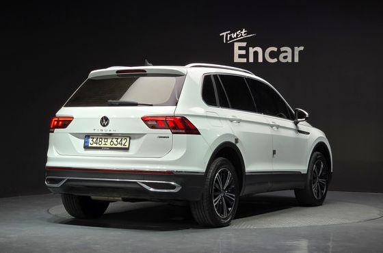 Volkswagen Tiguan 2.0 TDI 4-Motion Premium — пробег 111 024 км — фото 2 из 5