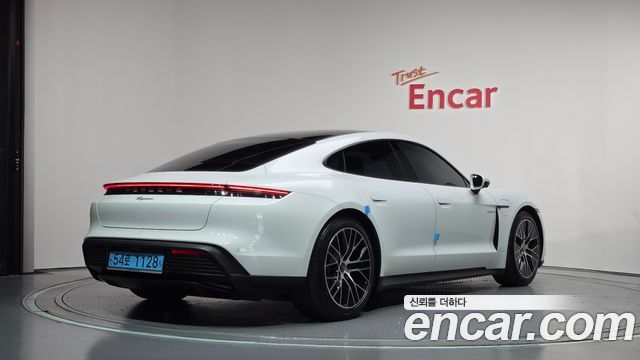 Porsche Taycan из Кореи Encar