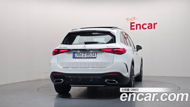 Mercedes-Benz GLC-Class GLC300 4MATIC AMG Line — пробег 1 310 км — фото 4 из 5