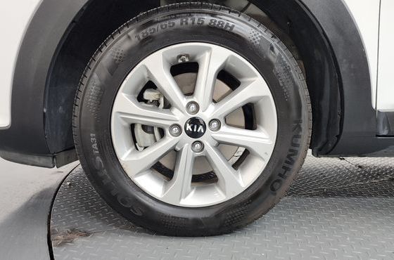 Kia Stonic 1.4 Deluxe — пробег 47 618 км — фото 5 из 5