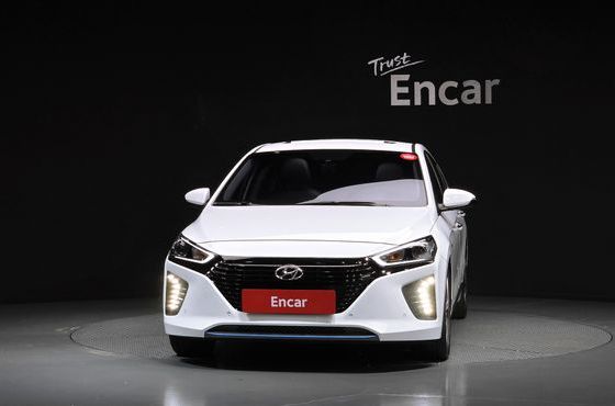 Hyundai Ioniq Q — пробег 78 857 км — фото 3 из 5