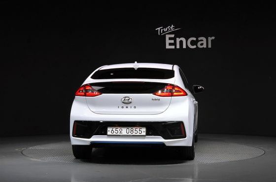Hyundai Ioniq Q — пробег 78 857 км — фото 4 из 5