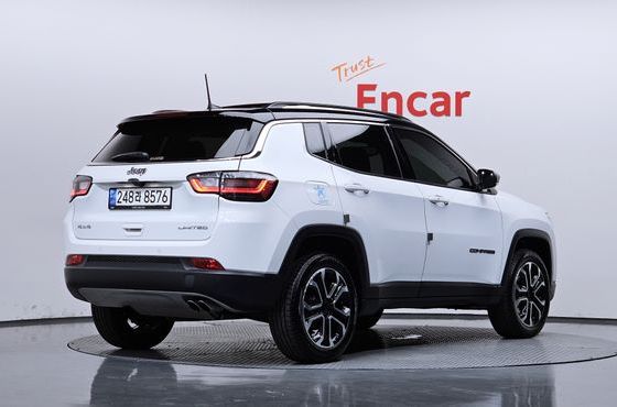 Jeep Compass 2.4 Limitied AWD — пробег 5 049 км — фото 2 из 5