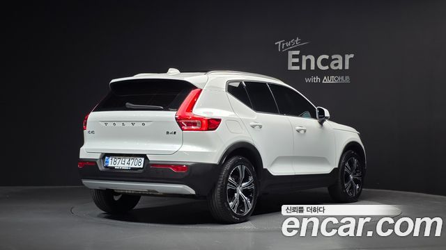 Volvo XC40 B4 Inscription — пробег 13 467 км — фото 2 из 5