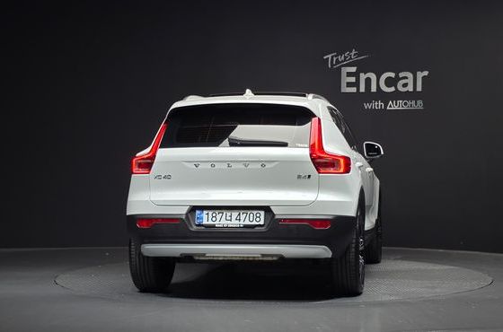 Volvo XC40 B4 Inscription — пробег 13 467 км — фото 4 из 5
